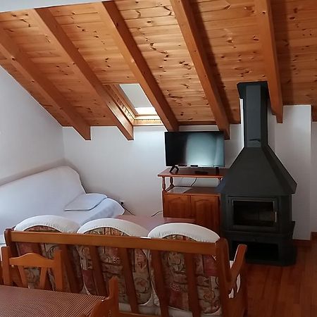 Apartaments Morello Эстерри-д'Анеу Экстерьер фото