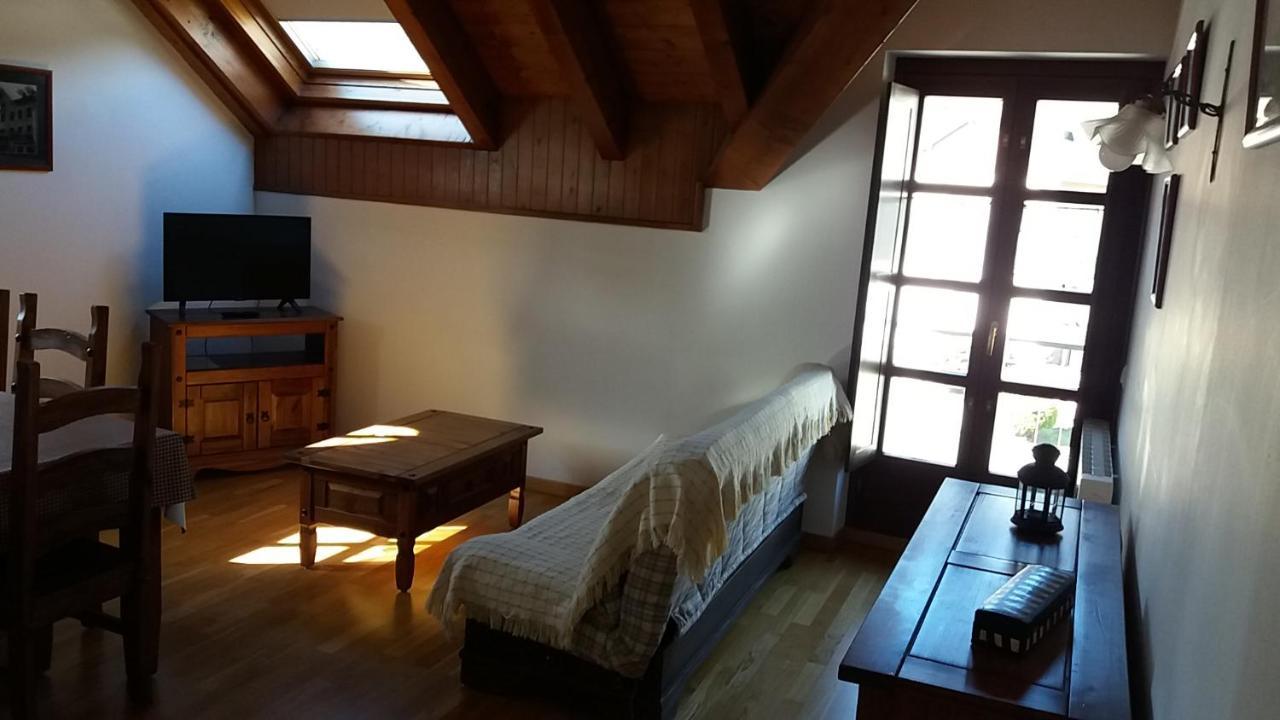 Apartaments Morello Эстерри-д'Анеу Экстерьер фото